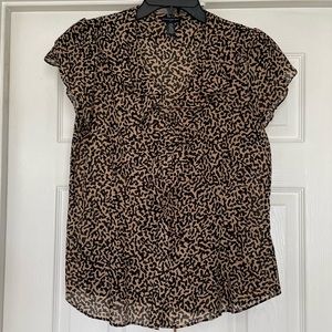 Banana Republic silk blend black tan ruffle blouse with covered buttons
